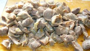 Пупки куриные рецепт тушеные в сметане Желудочки со сметаной на сковороде рецепт